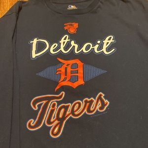 MLB Detroit Tigers long sleeve shirt
